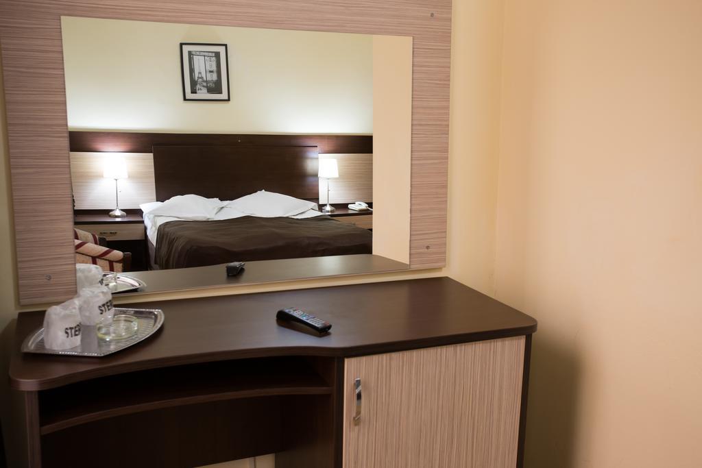 Hotel Rina Cerbul Sinaia Bagian luar foto