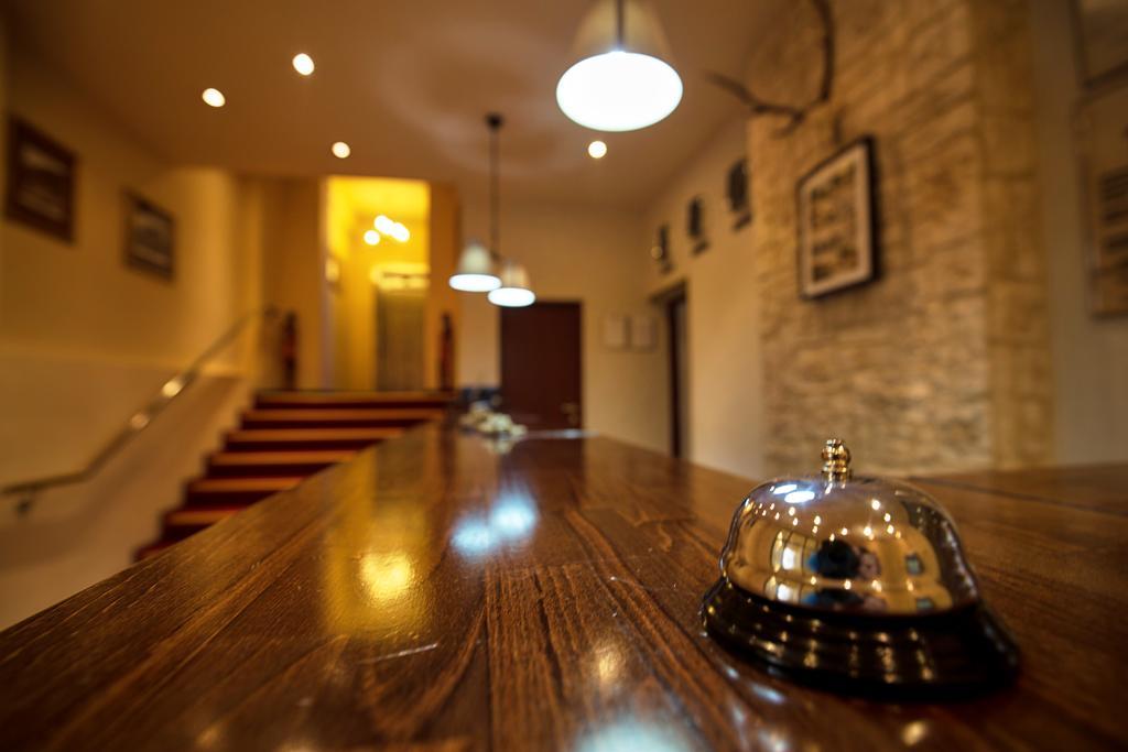 Hotel Rina Cerbul Sinaia Bagian luar foto