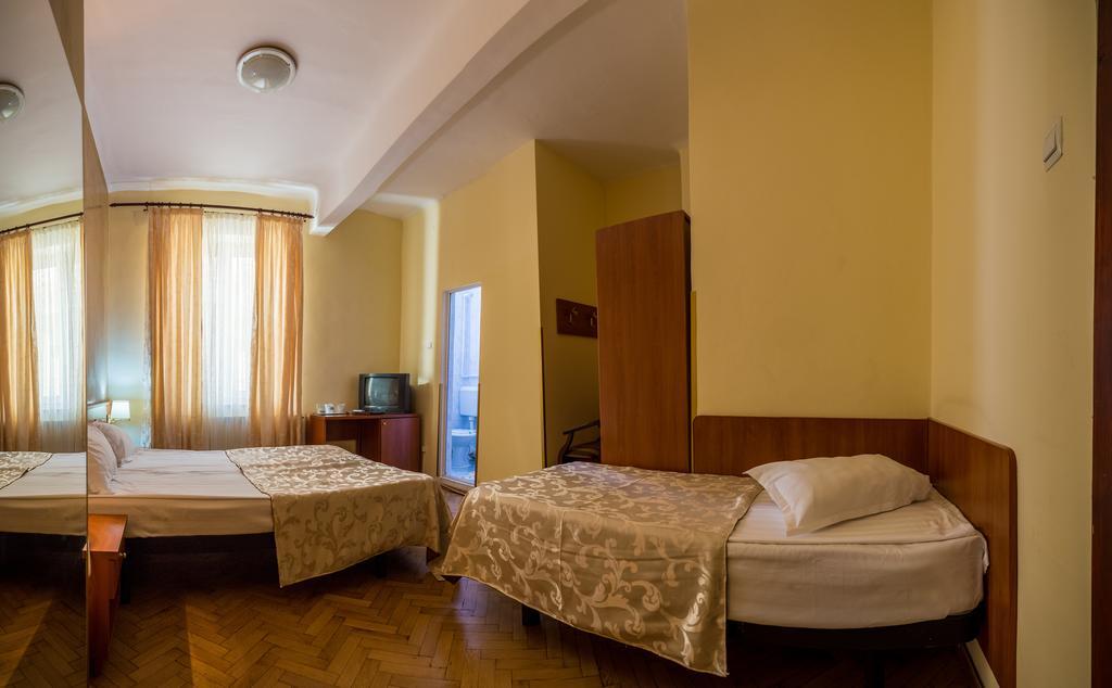 Hotel Rina Cerbul Sinaia Bagian luar foto