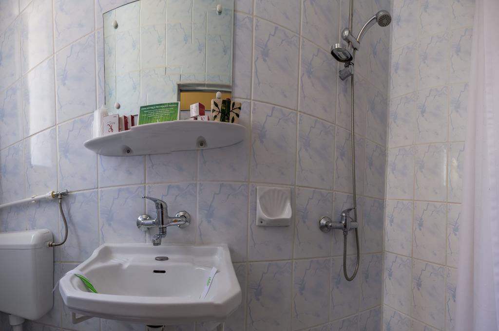 Hotel Rina Cerbul Sinaia Bagian luar foto