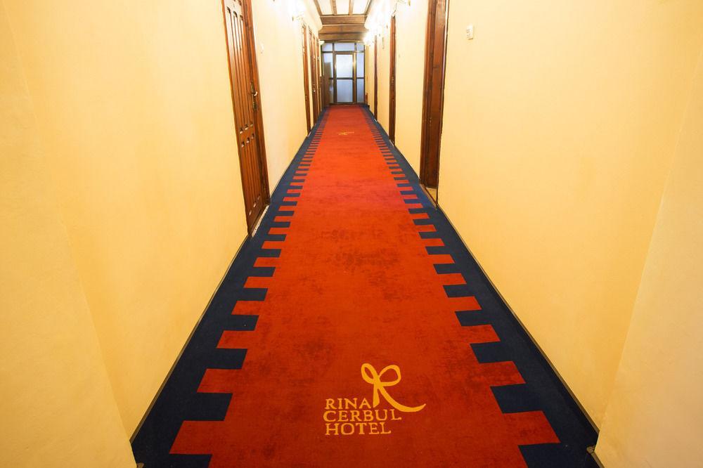 Hotel Rina Cerbul Sinaia Bagian luar foto