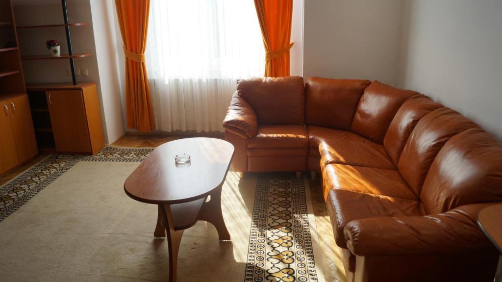Hotel Rina Cerbul Sinaia Ruang foto